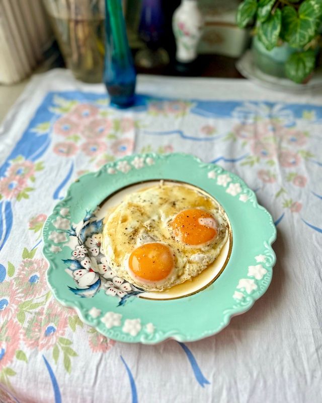 Fried eggs with red wine vinegar plate