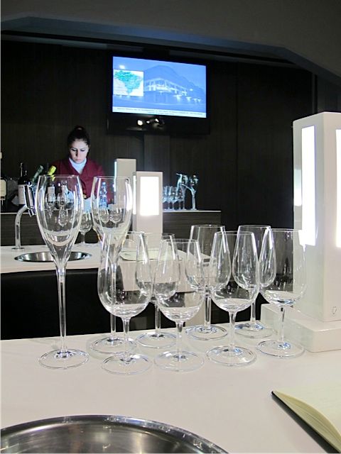 7-aurora-tastingroom.jpg