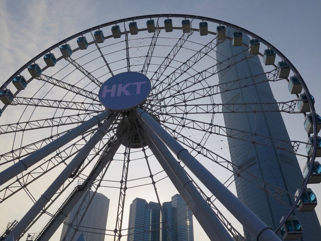 9c-hongkong-ferriswheel.jpg