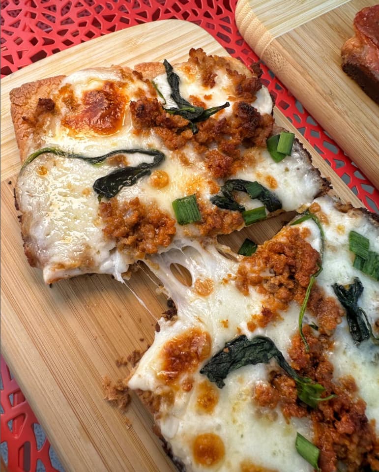 Spicy pork mochi pizza. Instagram photo via @mochikomochipizza.