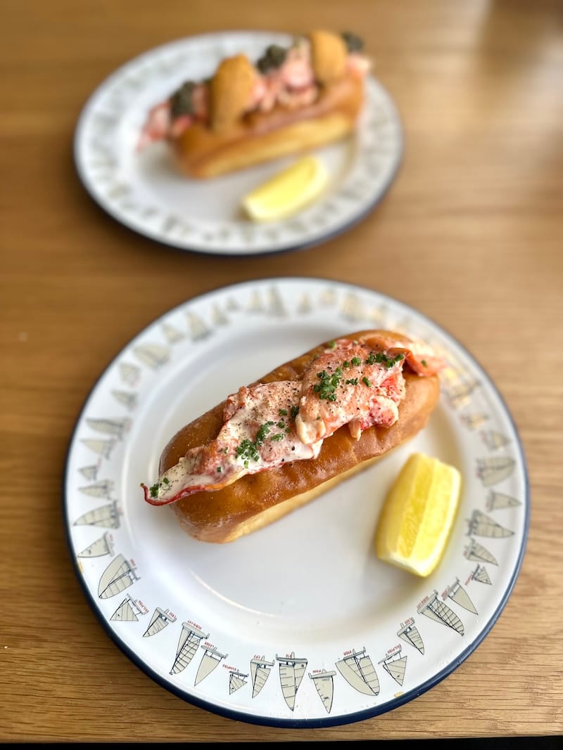 Chilled lobster roll. Photo: © tablehopper.com.