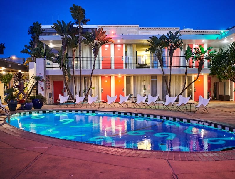 This week’s tablehopper: firebird. (free)