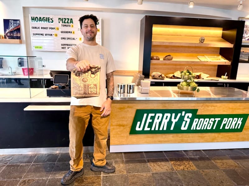 This week’s tablehopper: firebird. (free)