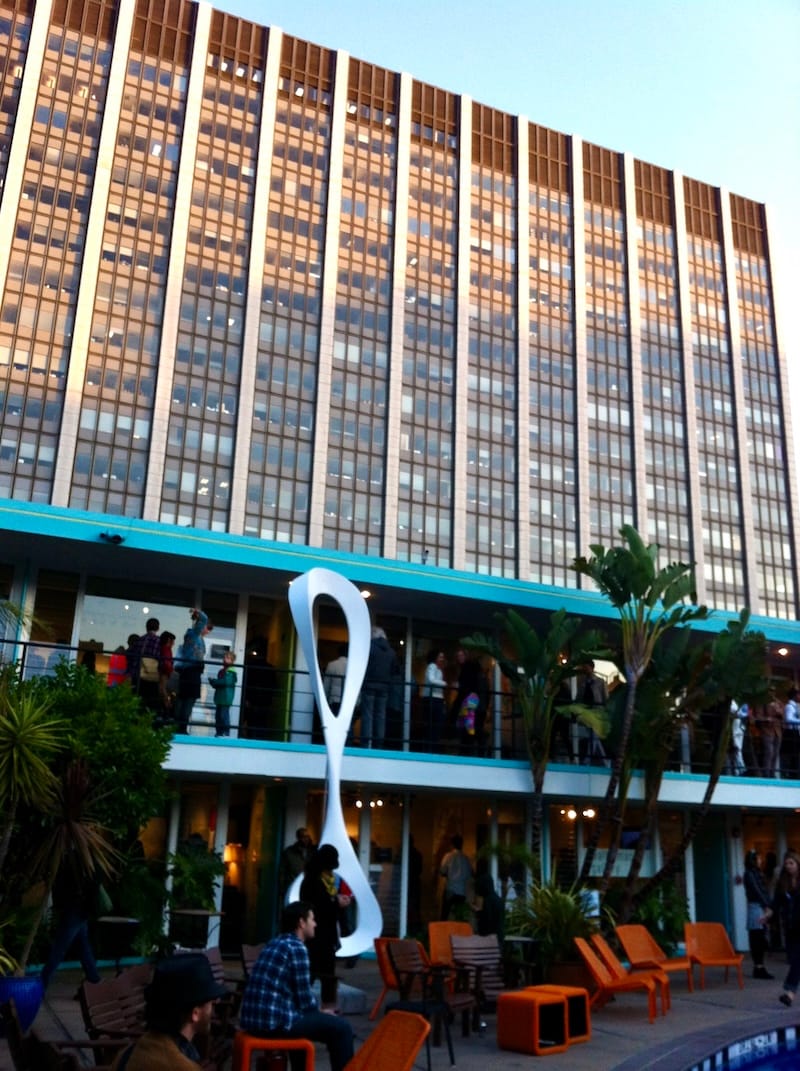 This week’s tablehopper: firebird. (free)