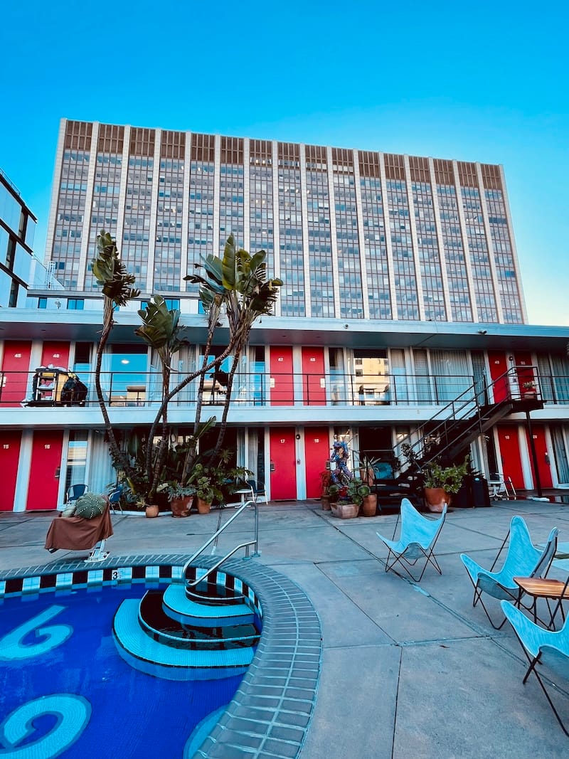 This week’s tablehopper: firebird. (free)