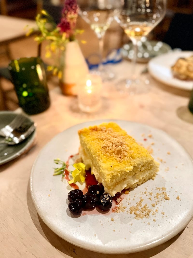 This week's tablehopper: hobnobbing. (free)