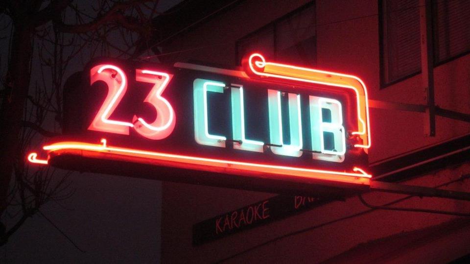 23club_neon_sign.jpg