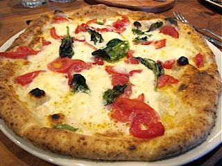 3-farinapizzeria-pizza.jpg