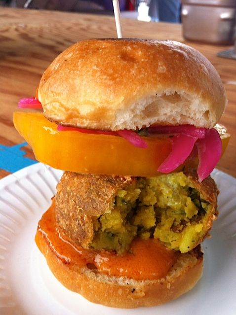 juhu-vadapav-MG.jpg