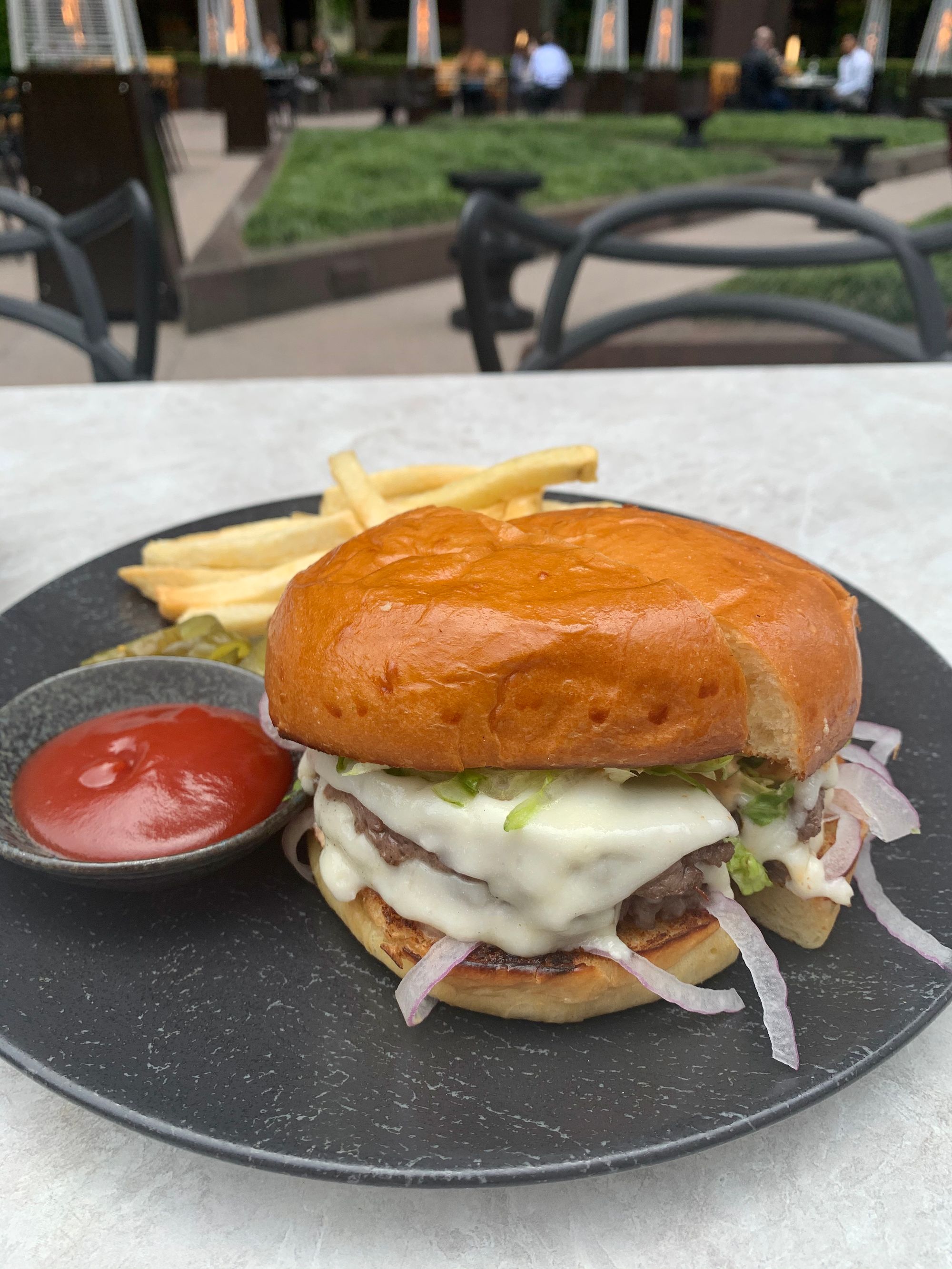 6-vaultgarden-burger.jpg