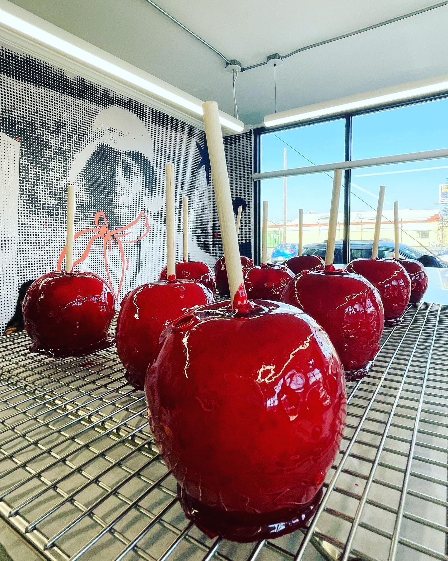 kowbird-candyapples.JPG