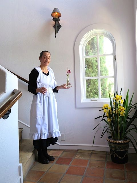 4h-chateaudusureau-chambermaid.jpg