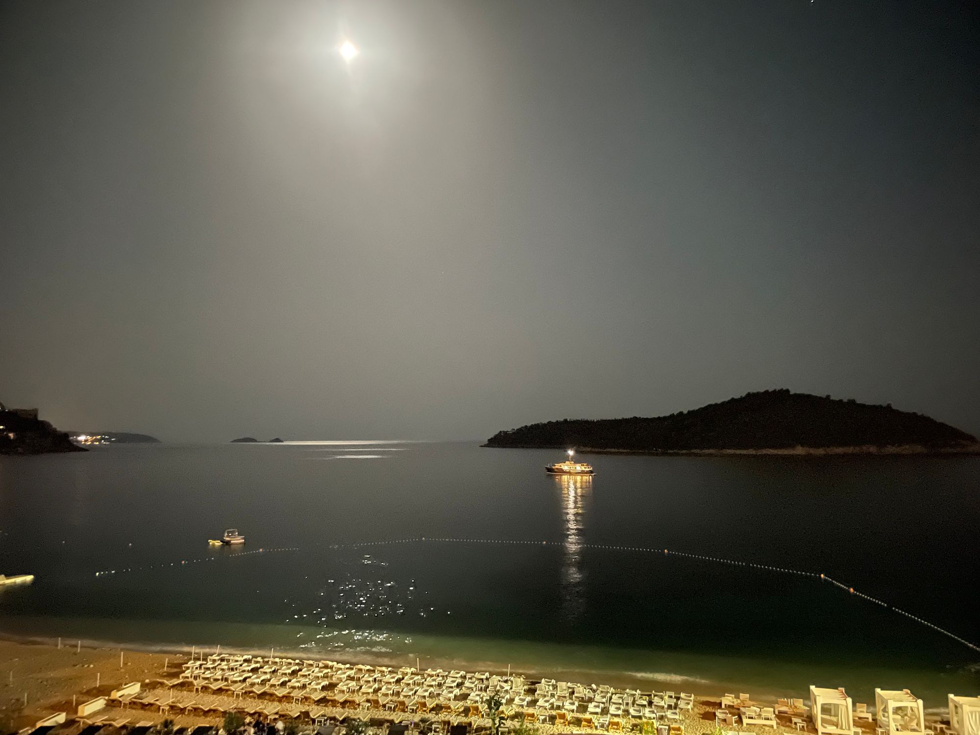 1g-moonrise-lokrum.jpeg