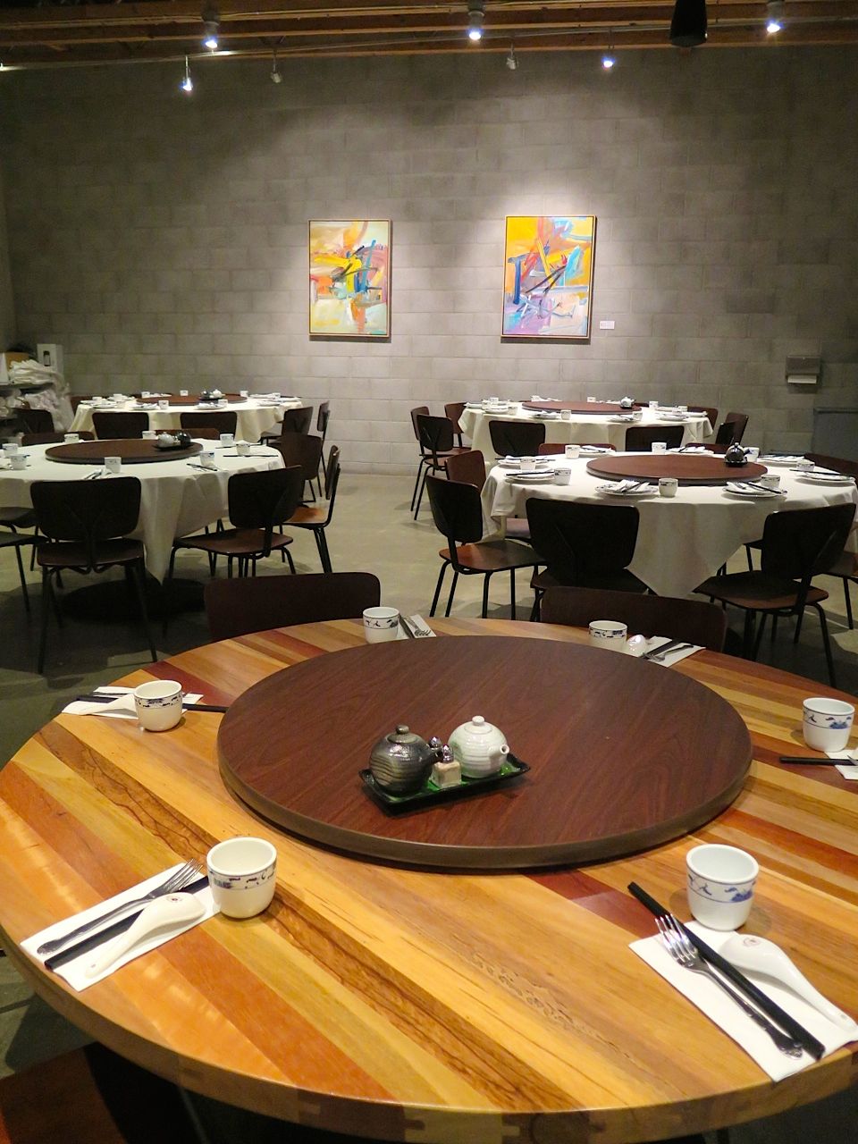 8-greatchina-diningroom.jpg