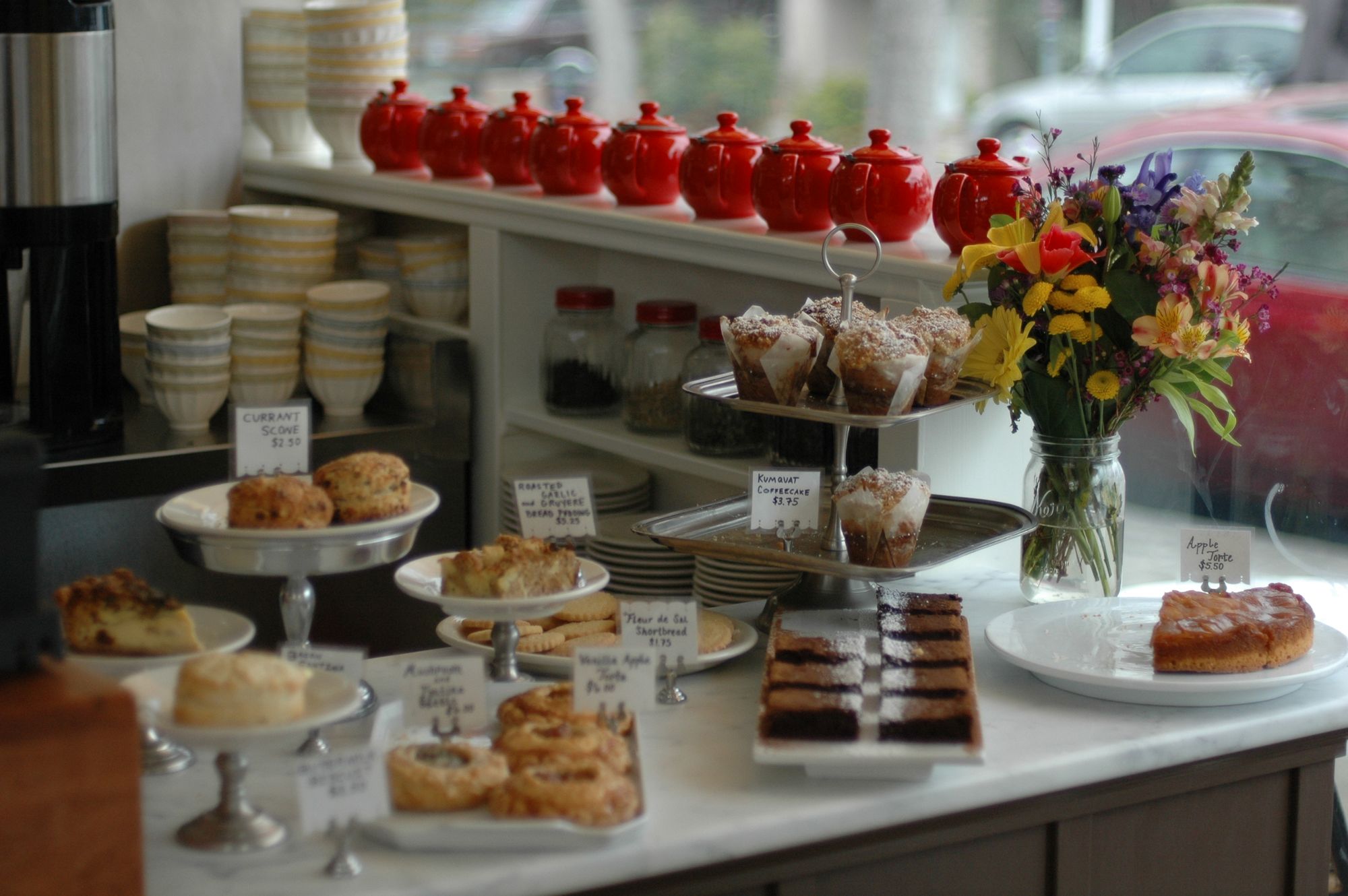 Cute Alert Elmwood Café Opens in Old Ozzie's Space on College The Chatterbox tablehopper