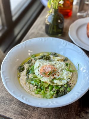 This week’s tablehopper: glampy. (free)