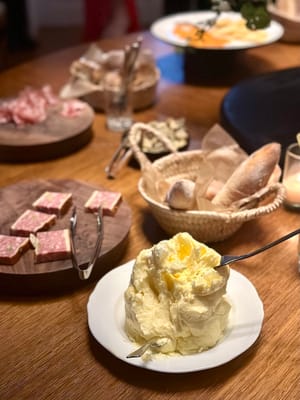 This week’s tablehopper: buttery.