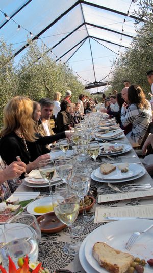 This week's tablehopper: House Party