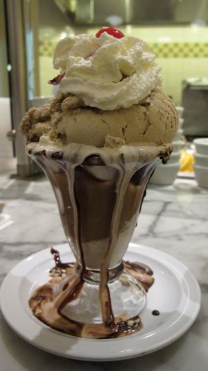 March  9, 2010 - This week's tablehopper: and we have lift-off.