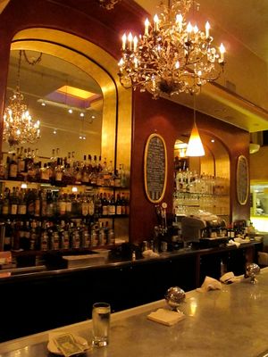 July 20, 2010 - This week's tablehopper: put on the feedbag.