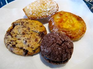 October 15, 2010 - This week's tablehopper: indian summer vacation.