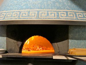 This week's tablehopper: spinning wheel.