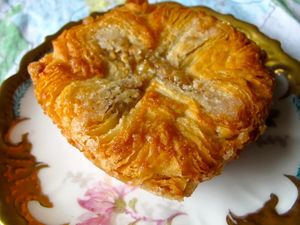 This week's tablehopper: decisions, decisions.