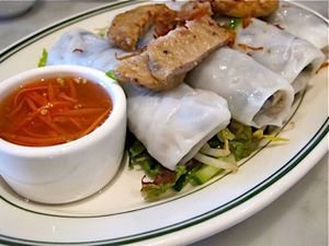 This week's tablehopper: bursting at the seams.