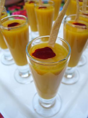 October  5, 2012 - This week's tablehopper: prepare for takeoff.