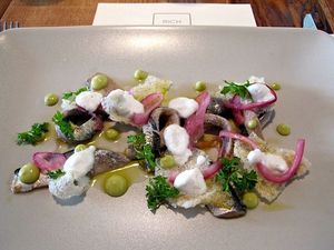 This week's tablehopper: remove the feedbag.