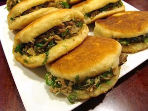 This week's tablehopper: round the corner.