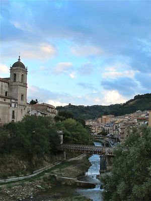 October 11, 2013 - This week's newsletter: from Calabria to Chianti.