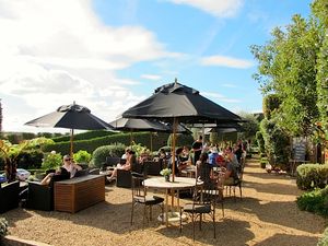 October 25, 2013 - This week's tablehopper: fantasy island.