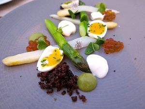 April  1, 2014 - This week's tablehopper: Carmel-ized.