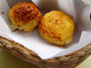 April 18, 2014 - This week's tablehopper: bip bip.