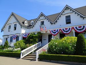 May 27, 2014 - This week's tablehopper: pics or it didn't happen.