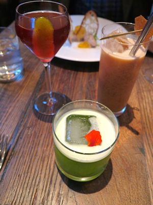 June 17, 2014 - This week's tablehopper: June boom.