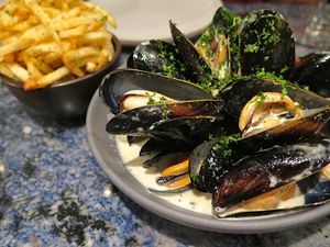 October 10, 2014 - This week's tablehopper: hello, sailor.