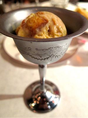 November 25, 2014 - This week's tablehopper: cold turkey.