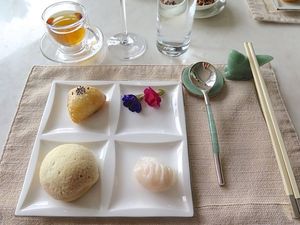 This week's tablehopper: yum cha-cha-cha.