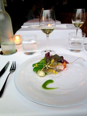 This week's tablehopper: wine o'rock.