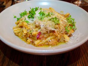 August 18, 2015 - This week's tablehopper: haute mess.