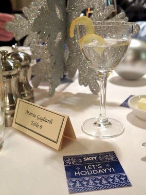 This week's tablehopper: holidaaaayyyy, celebrate!