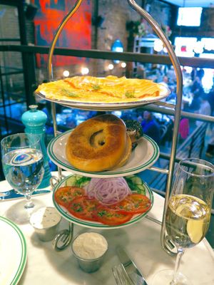 This week's tablehopper: mighty real.