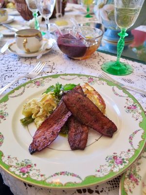 April 11, 2017 - This week's tablehopper: eggsactly.