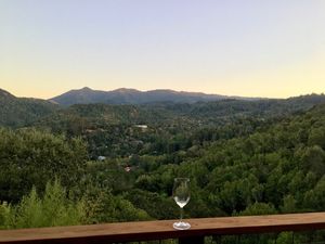 October 10, 2017 - This week's tablehopper: con amor.