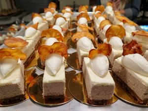 December  5, 2017 - This week's tablehopper: holidaze.