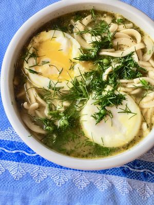 March 20, 2018 - This week's tablehopper: kinda soggy.