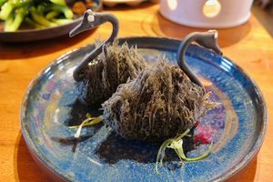 April 30, 2019 - This week's tablehopper: teeny-tiny.