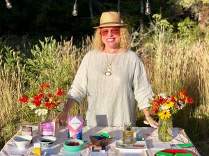 July 30, 2019 - This week's tablehopper: for my next trick...